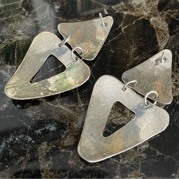 Bold Sterling Silver Vintage Hammered Triangle Dangle Earrings - Picture 5 of 11